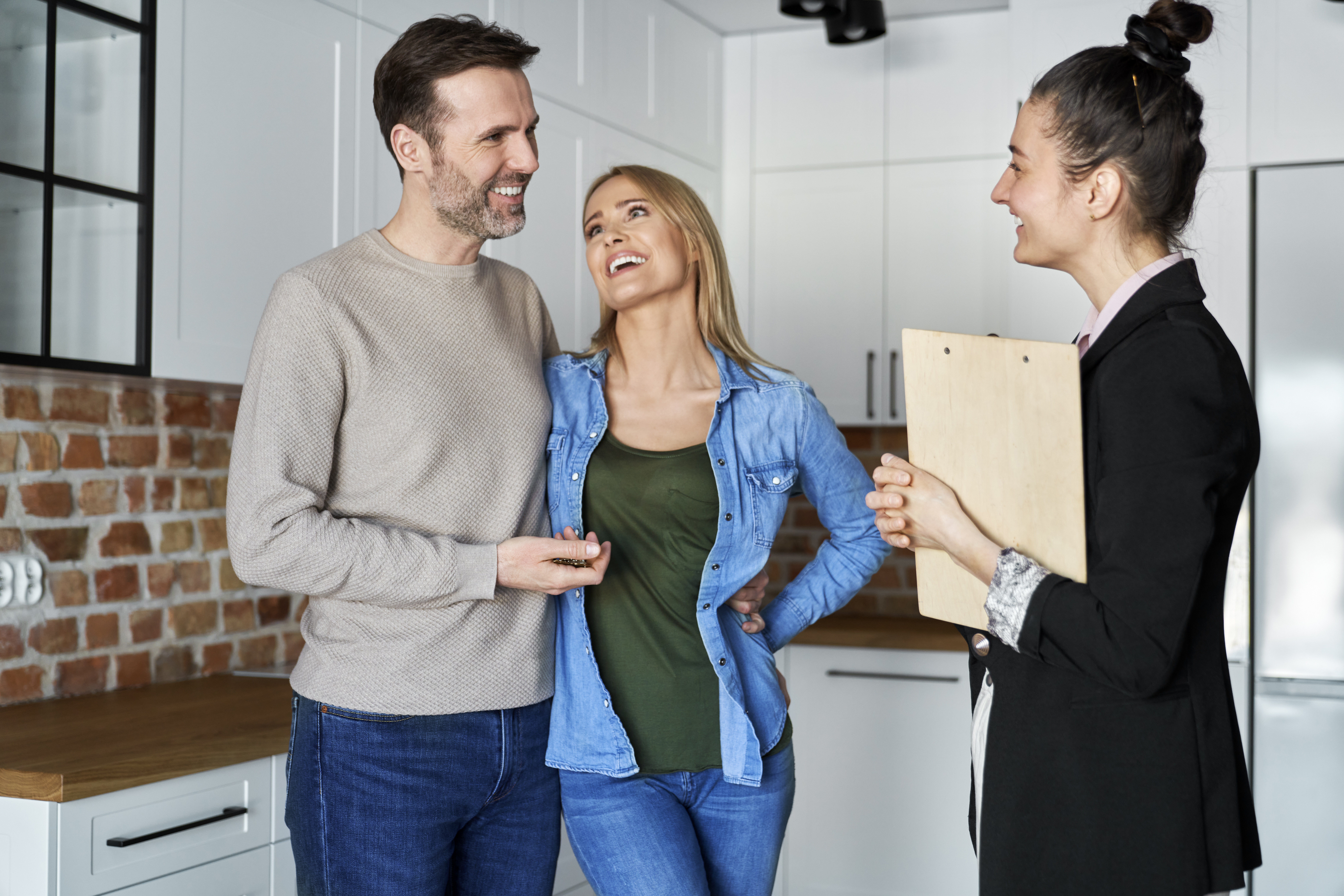 What To Wear While Your Real Estate Agent Shows You Properties
